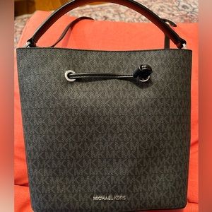 Michael Kors bucket tote